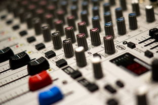 人工智能专业课程内容概览，从基础到前沿  第1张